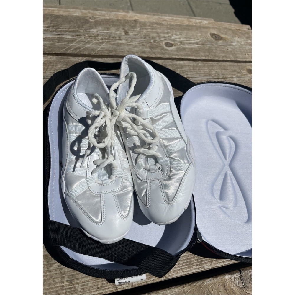 Nfinity Evolution Cheer Shoes Size 7White W/ Case Worn Once